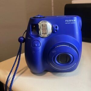 FujiFilm Instant Camera (Instax mini 7S)